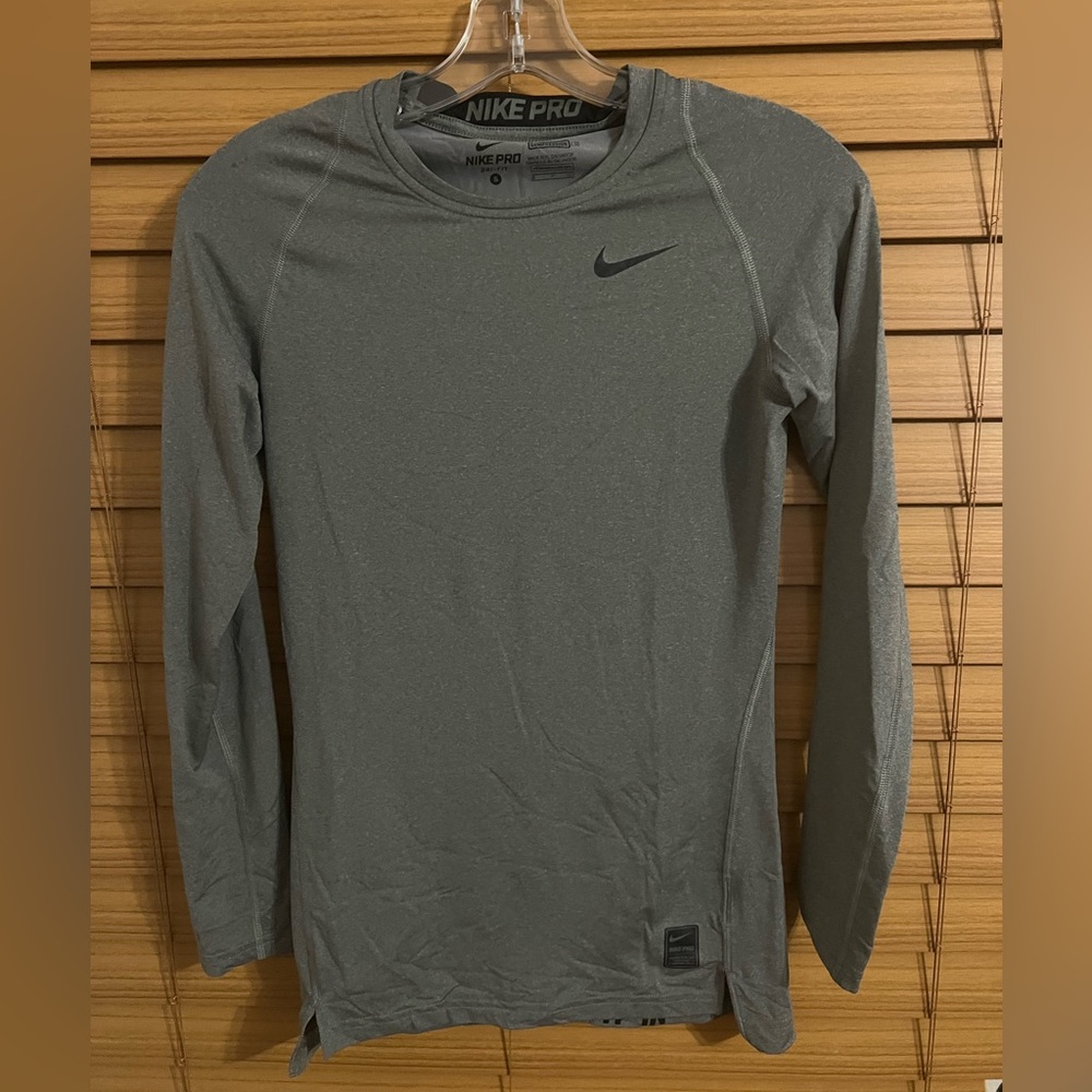 Gray Nike Pro compression long sleeve shirt - EUC